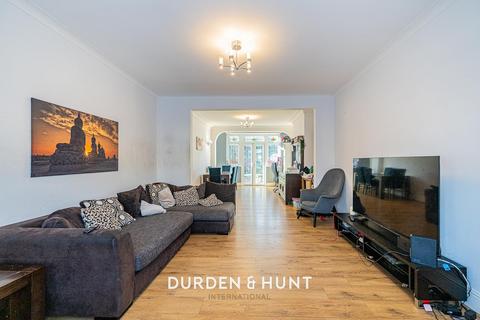 undefined, Hastings Avenue, Barkingside IG6