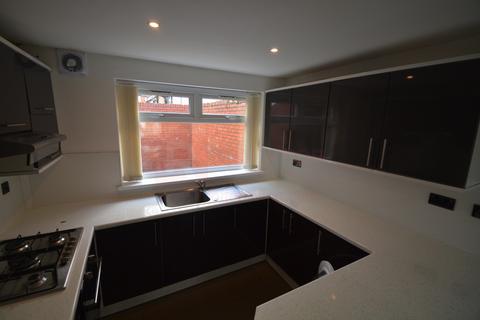 3 bedroom house to rent, Woodsley Road, Leeds LS6