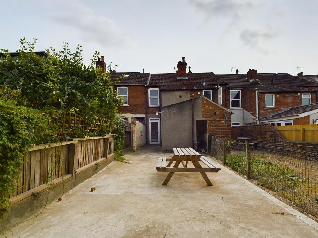 A spacious and well-maintained garden, perfect ...