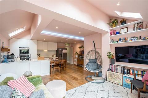 3 bedroom flat for sale, Harbord Street, London SW6