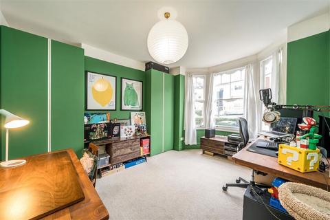 3 bedroom flat for sale, Harbord Street, London SW6