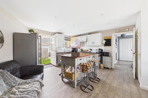 3 bedroom semi-detached house for sale, Abbey Field View, Colchester CO2