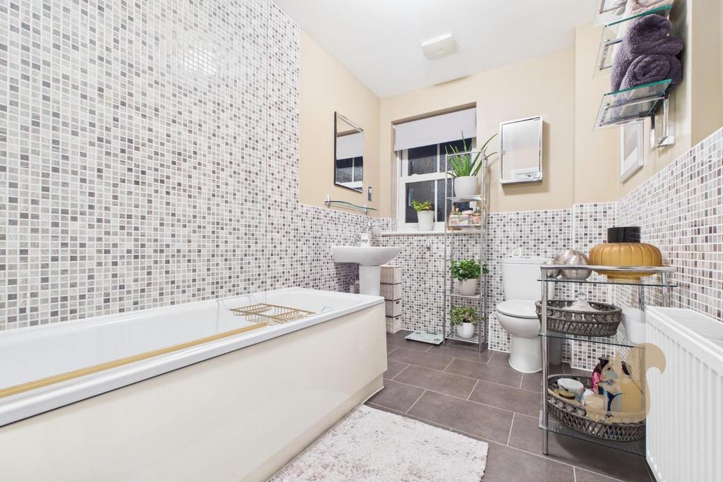 CAM01659 G0-PR0637-STILL027.jpg