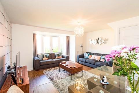 4 bedroom semi-detached house to rent, Admiral Avenue, Hertfordshire HP2