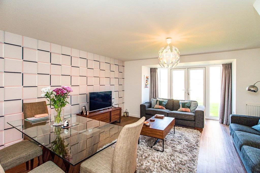 Lounge/Dining Room