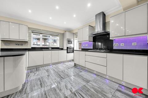 5 bedroom semi-detached bungalow for sale, Belmont Road, Hornchurch RM12