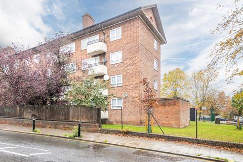 undefined, Flat , The Crest, Knights Hill, London