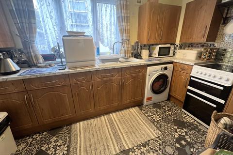 2 bedroom terraced house to rent, West Cliff, Dawlish, EX7