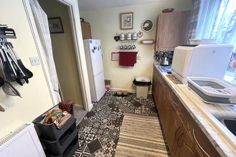 2 bedroom terraced house to rent, West Cliff, Dawlish, EX7