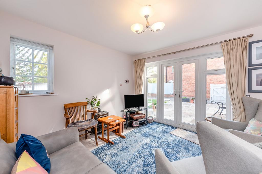 Sitting/dining room