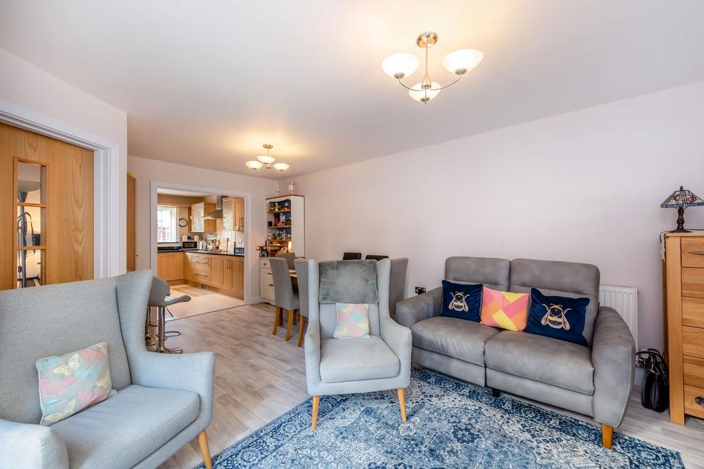 Sitting/dining room