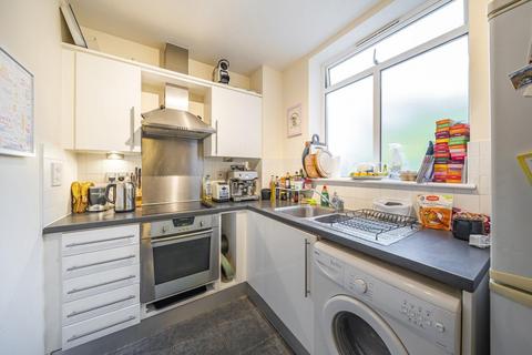 1 bedroom flat for sale, Southampton Way, Camberwell, London, SE5
