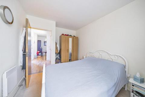 1 bedroom flat for sale, Southampton Way, Camberwell, London, SE5
