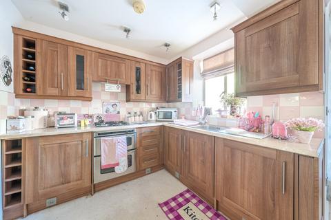 2 bedroom flat for sale, Champion Hill, London, SE5