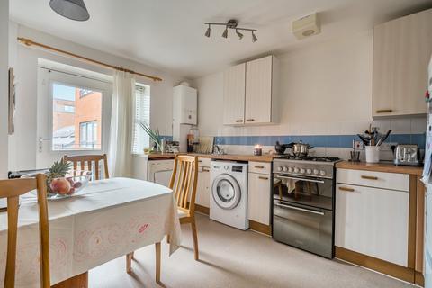2 bedroom flat for sale, Chiswell Street, London, SE5
