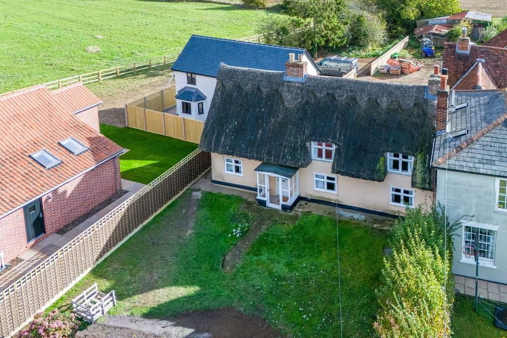 1440px-The Cottage - 4
