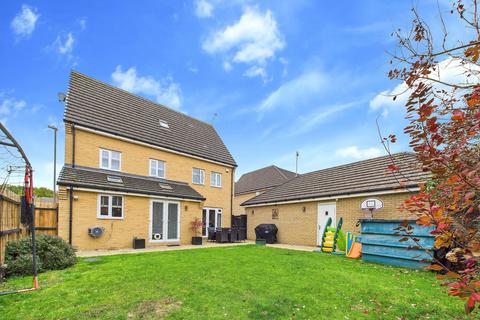 5 bedroom detached house for sale, Cawbeck Road, Dunmow CM6