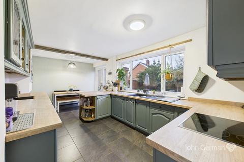 3 bedroom end of terrace house for sale, Harvey Road, Handsacre, Rugeley