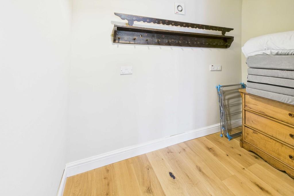 Dressing Room/Walk-in Wardrobe