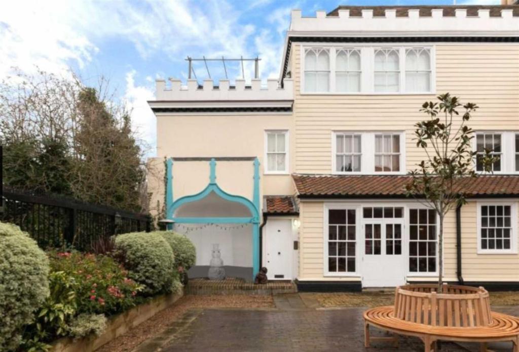 Jack-straws-castle-north-end-way-hampstead-nw3-2