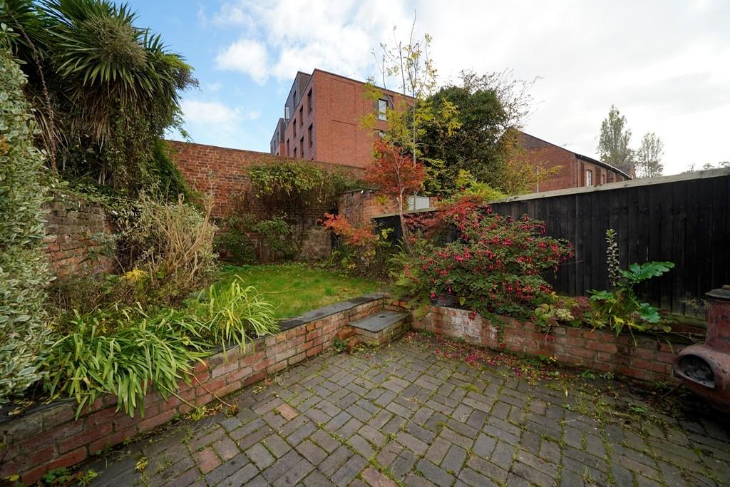 28 Lorne St Garden 6