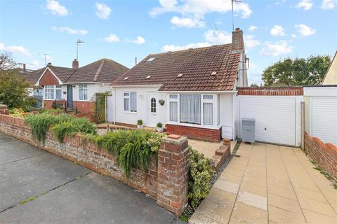 3 bedroom semi-detached bungalow for sale, Chyngton Gardens, Seaford