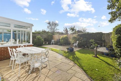 3 bedroom semi-detached bungalow for sale, Chyngton Gardens, Seaford