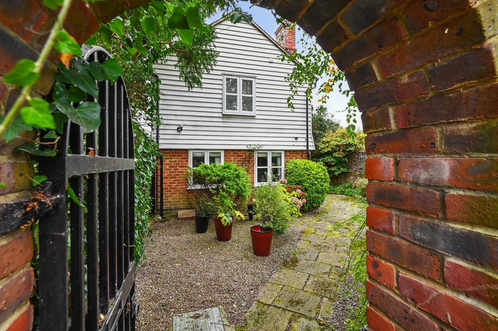 Garden Cottage TN36 (26)