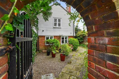 3 bedroom cottage for sale, German Street, Winchelsea, East Sussex TN36 4EN