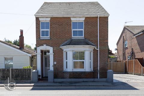 3 bedroom detached house for sale, Kirby Road, Walton On The Naze