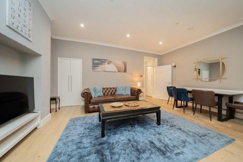 2 bedroom flat to rent, Kensington Gardens Square, London W2