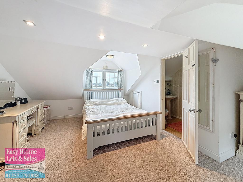 Master Bedroom/En-suite