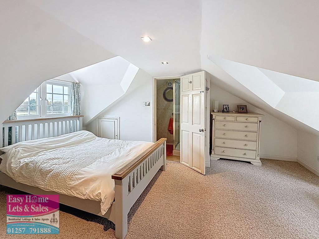 Master Bedroom/En-suite