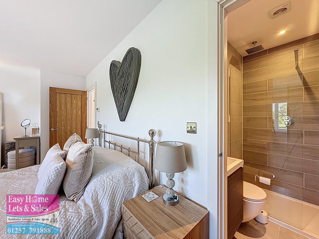 Master Bedroom/En-suite