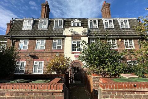 2 bedroom apartment for sale, Newport Avenue, London E13