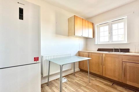 2 bedroom apartment for sale, Newport Avenue, London E13