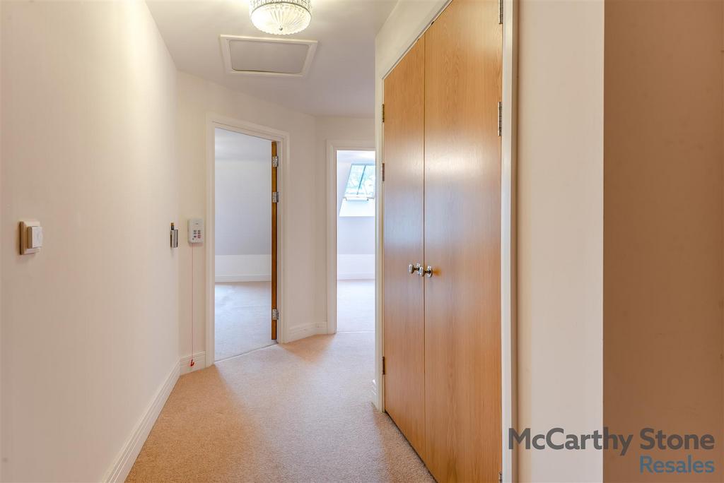 8668665-interior01.jpg