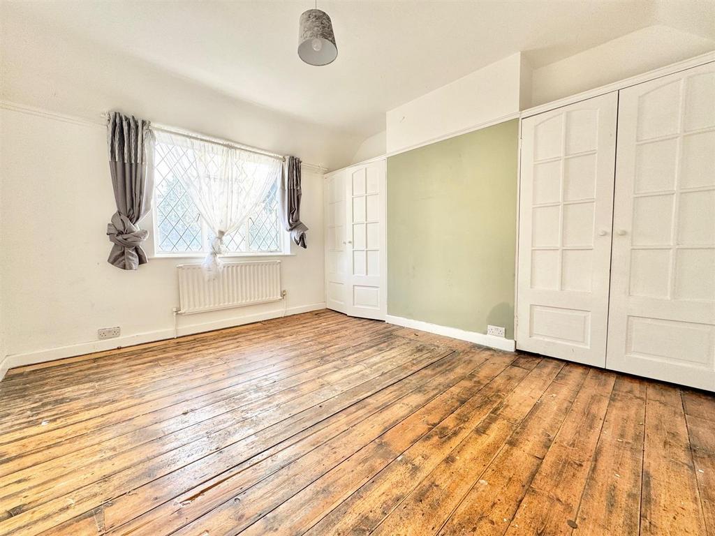 Bedroom 1.jpg