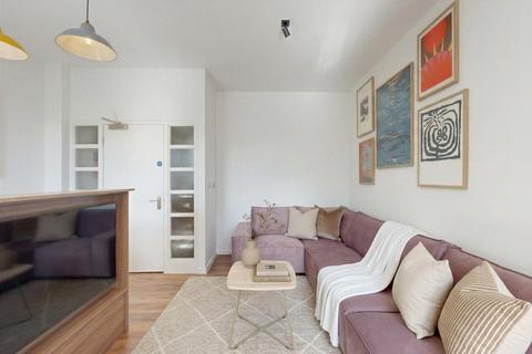 5 bedroom flat to rent, Leazes Parade Holland Drive, Newcastle NE2
