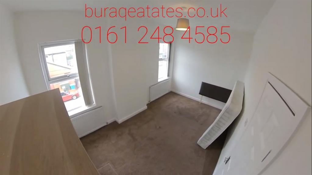 Bright upstairs double bedroom with two sash-st...