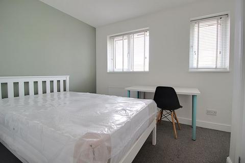 2 bedroom terraced house to rent, Sandpiper Way, Lenton, Nottingham