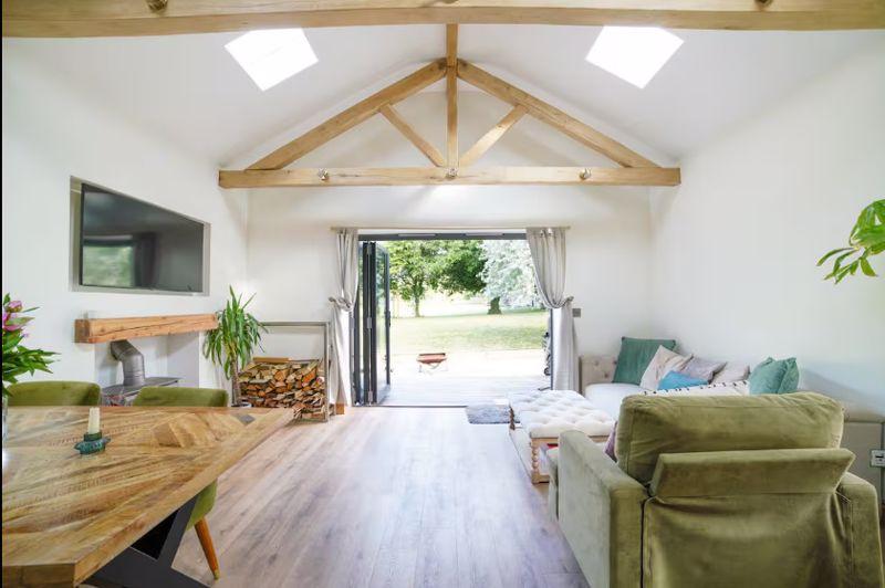 Annexe / Living Room