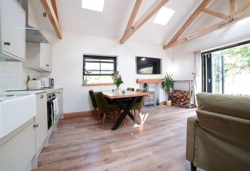 Annexe / Living Room