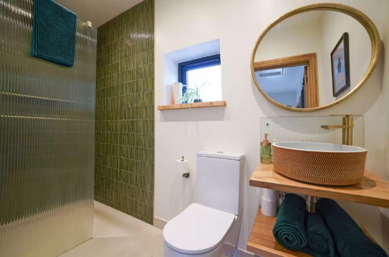 Annexe / Shower Room