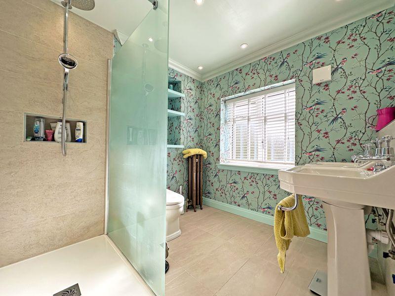 Family Shower Room