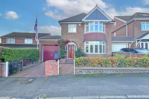 undefined, Wrens Avenue, FOXYARDS, TIPTON, DY4 8AF