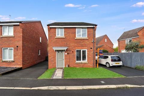 3 bedroom detached house for sale, Taper Close, KINGSWINFORD, DY6 7LW