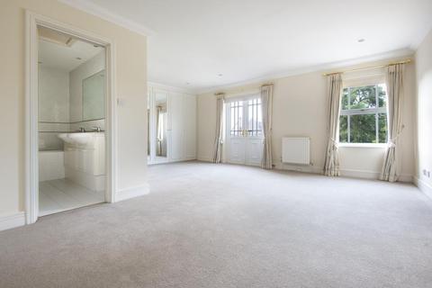 5 bedroom terraced house to rent, Sandy Lane, St Ann's Park, GU25 4TA