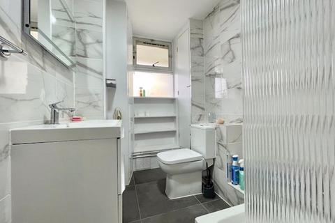 undefined, Avondale Square, SE1