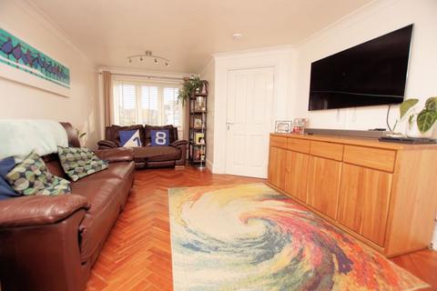 3 bedroom end of terrace house for sale, Langton Close, Lee-On-The-Solent, PO13